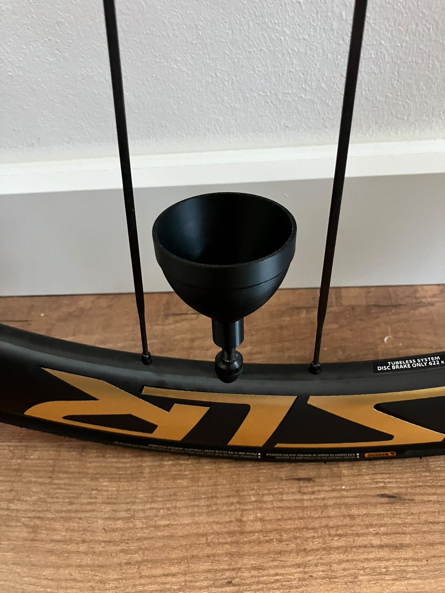 Tubeless ventiel tool